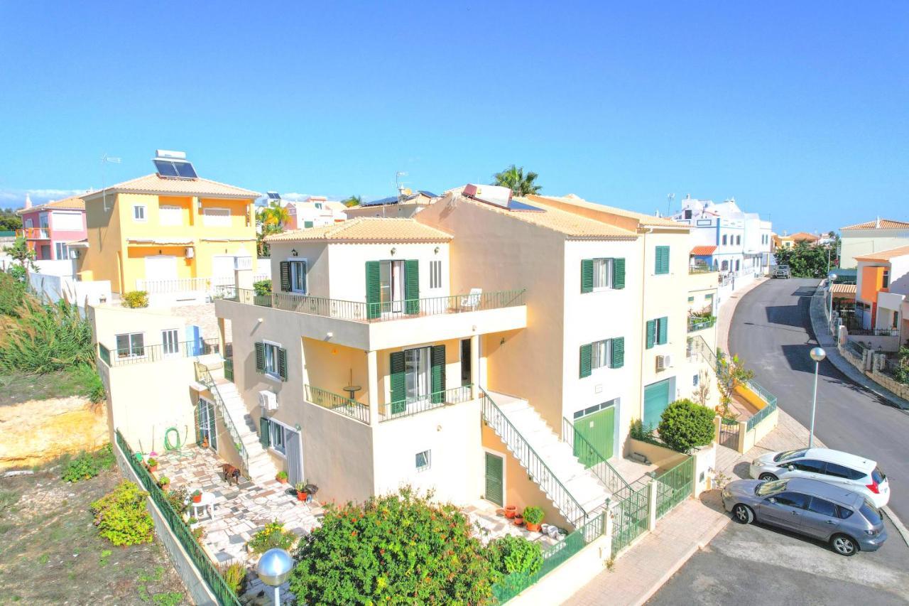 Villa Olival With Pool Walking Distance To
