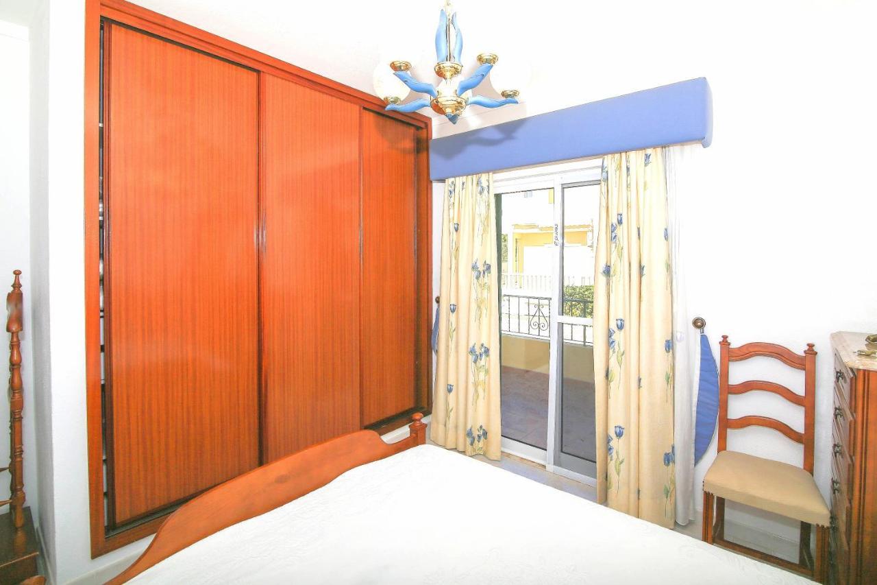 Olival With Pool Walking Distance To *